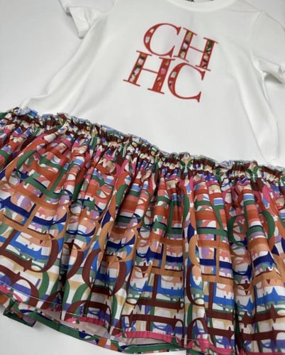 فستانch مزين بكرنيشة من الاسفل