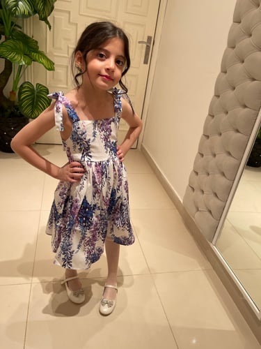 فستان d&gمزين بربطات ع الكتف