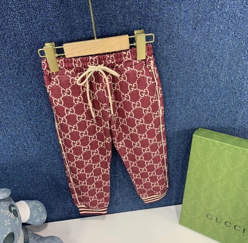 ترنق قوتشي قطعتين خريفي للجنسين