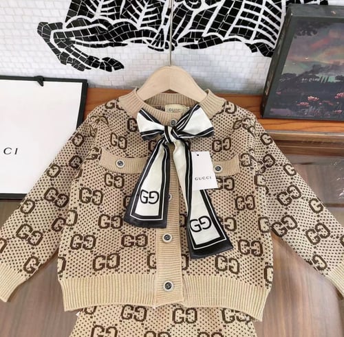 تيور صوف مزين بسكارف انيق