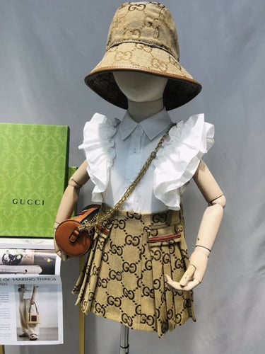 تيور قطعتين مزين بكرانيش ع الاكمام