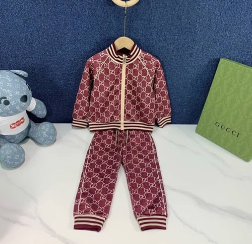 ترنق قوتشي قطعتين خريفي للجنسين