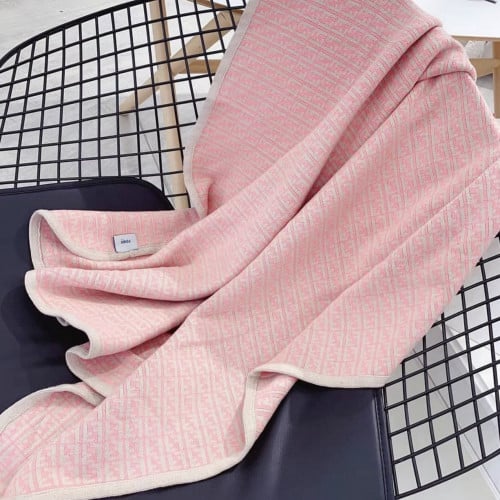 بطانية فندي وردي طبق الاصل مع التاق