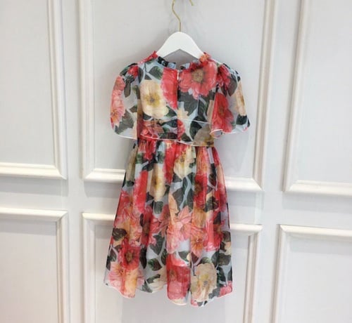 فستان D&G بربطة ع الخصر