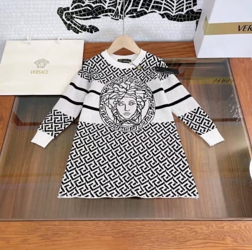 فستان فرزاتشي صوف محبوك