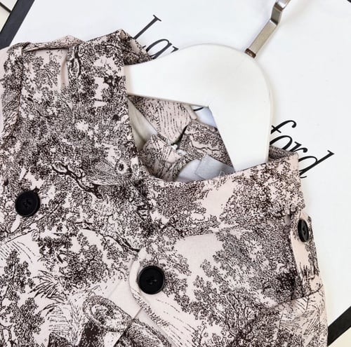 فستان ديور انيق جدا مزين بحزام