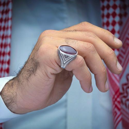 خاتم كلاسيكي عقيق يماني كبدي