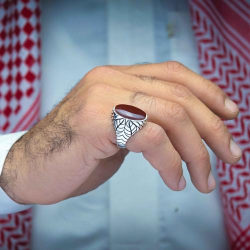 خاتم كلاسيكي عقيق يماني كبدي