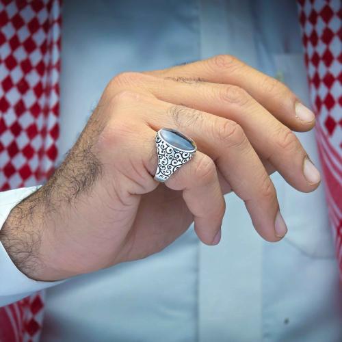 خاتم كلاسيكي عقيق يماني مزهر