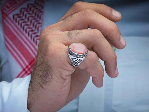 خاتم فضة عقيق يماني مزهر مصور