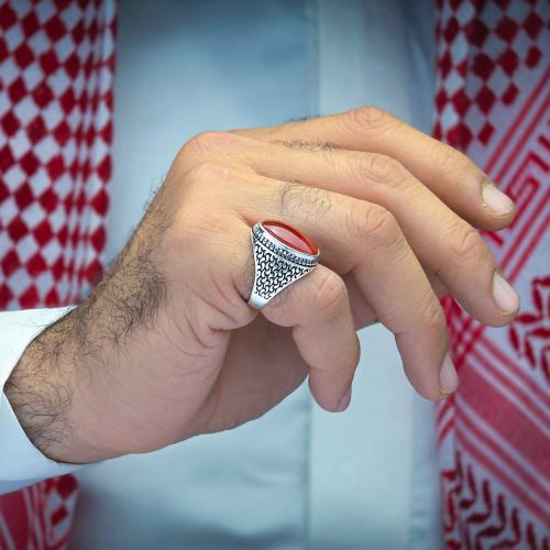 خاتم كلاسيكي عقيق يماني احمر
