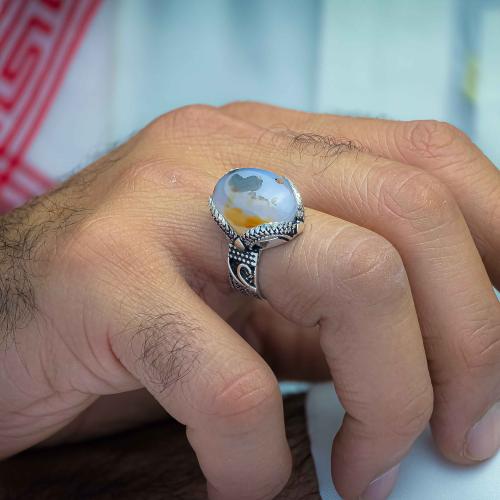 خاتم ملكي عقيق يماني مزهر مصور