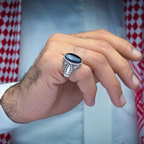 خاتم كلاسيكي عقيق يماني اسود