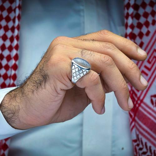 خاتم كلاسيكي عقيق يماني مسماري