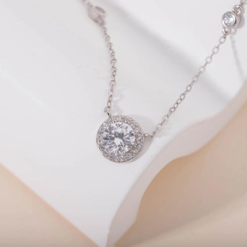 قلادة هالو مويسانيتي