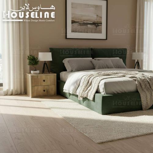 كومدينة جانبية خشبية فاتحة بدرجين تخزين بتصميم عصر...