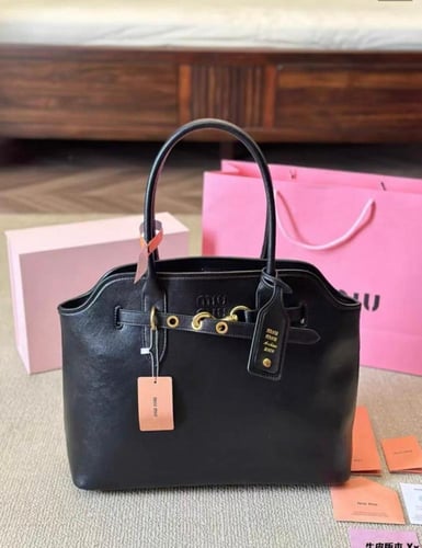 شنطة Miu Miu نسائية جلد-هاي كوالتي