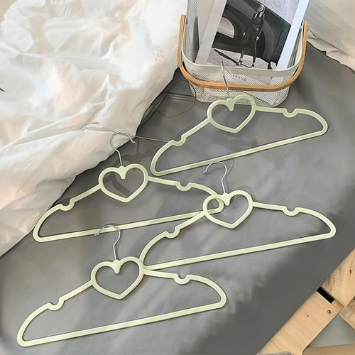 شماعات ملابس بخامة مخملية مانعة للانزلاق، توفير مس...