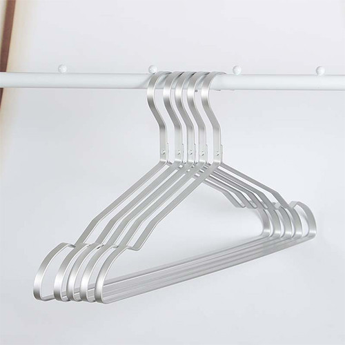 علاقات ملابس ألمنيوم - فضي