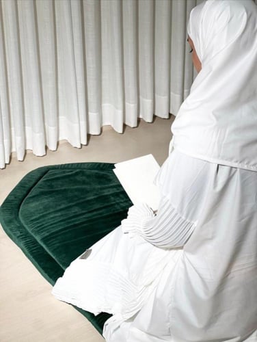 طقمين صلاه (2)من مجموعه غسق