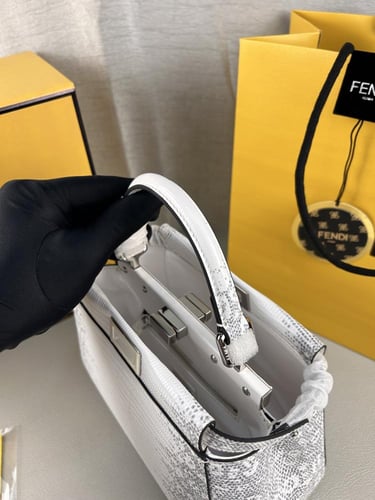 فندي بيكابو جلد لتمساح