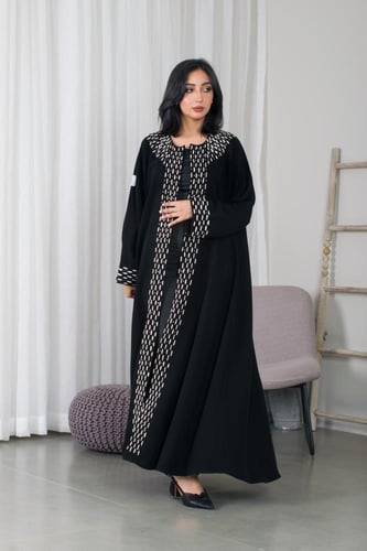 عباية AE18 | عباية سوداء مطرزة