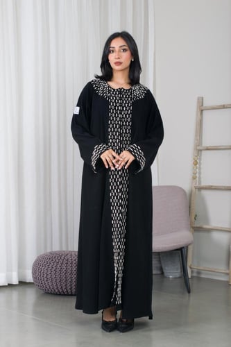 عباية AE18 | عباية سوداء مطرزة