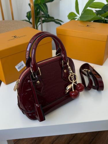 شنطة لويس فيتون