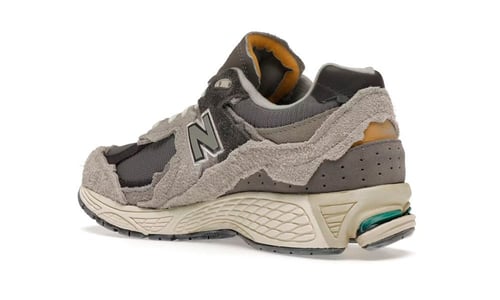 نيو بالانس 2002