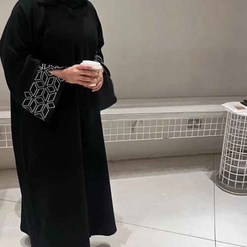 عباية تطريز أكمام واسعة