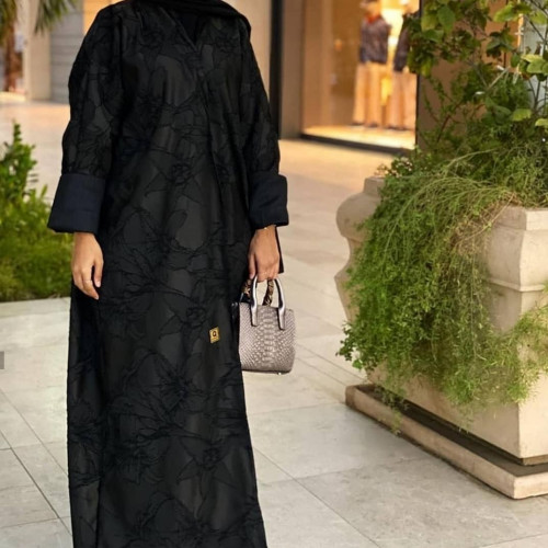 عباية ناعمه