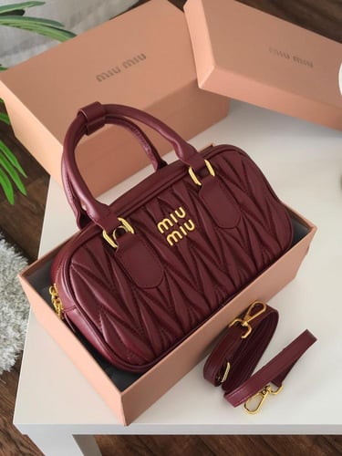 شنطة ميو ميو