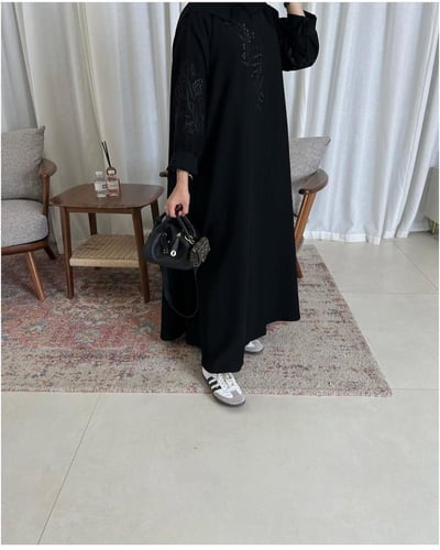 عبايه تطريز نص كلوش