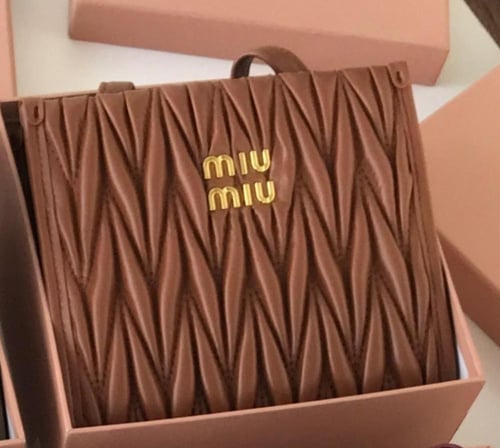 شنطة ميو ميو