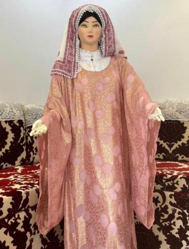 المسدح الوردي مع المحرمة والمدورة 4 قطع موديل 3