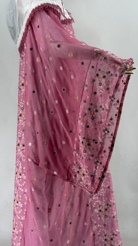 المسدح الحجازي بالشيفون الناعم مع المحرمة والمدورة...