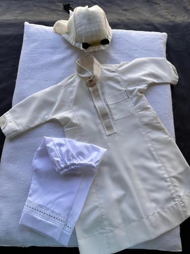 ثوب سعودي سكري مع بجامة وغترة سكري وعقال وطاقية مث...