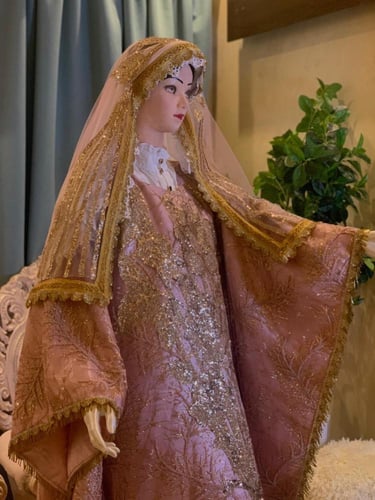 المسدح الهاشمي مطرز بالكنتيل واللولو مع المحرمة وا...