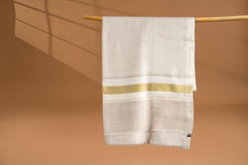 Beige Cashmere Pure Scarf With Shimmering Gold Lin...