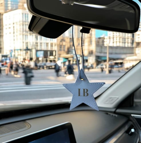 تعليقة نجمة جلد حفر اسم