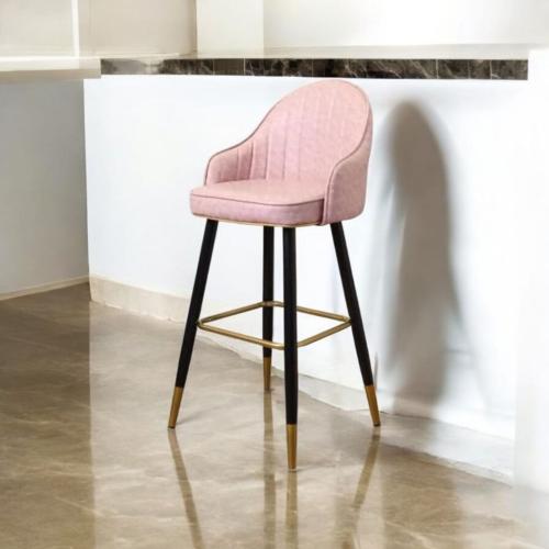 كرسي بار جلد وردي وقاعدة ارجل حديد لون اسود HS-160...