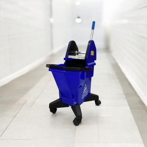 عربية نظافة بلاستيك ازرق بيد للدفع كروم GWD1350