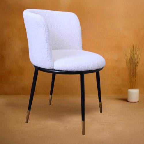 كرسي طعام وكافية قماش ابيض وقاعدة ارجل حديد اسود H...