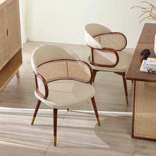 كرسي كافيه خشبي مع جلد بيج للمقعد والظهر بيد خشب و...