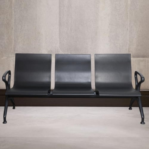 كرسي انتظار فايبر اسود 3مقاعد بقواعد فايبر اسود GW...