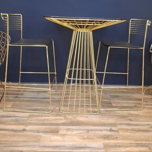 طقم طاولة طعام بار ستيل ذهبي بسطح قزاز مربع مع 2 ك...