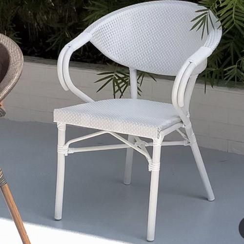 كرسي خارجي خيزران حديد ابيض ومقعد ابيض C-988WHITE