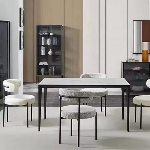 كرسي بار قماش ابيض و قاعده اربع ارجل حديد لون اسود