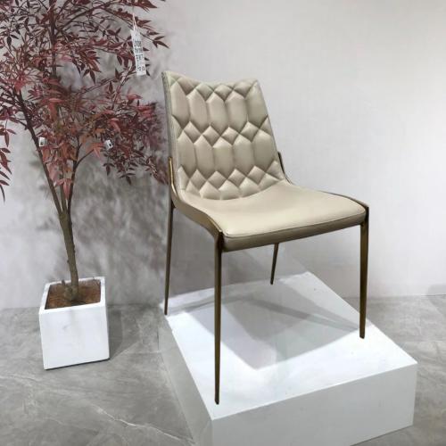 كرسي طعام جلد بيج على رصاصي مع قاعدة ارجل حديد بني...