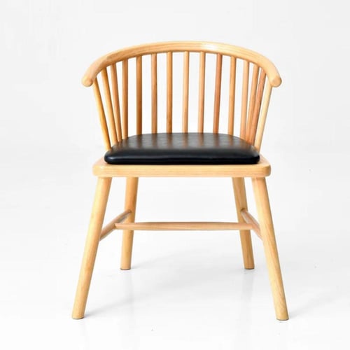 كرسي طعام خشب بيج مع مقعد جلد اسود GWD1205